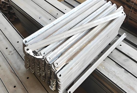 Overhead Line Light Type Pairs Flat Crossarm Braces for Pole Line Construction